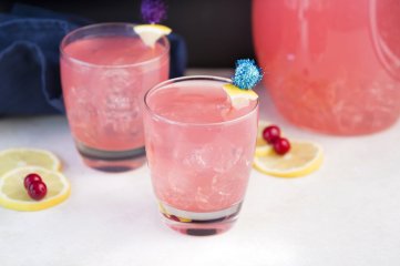 retina_hungry-girl-healthy-sassy_n-spiked-pink-lemonade-pitcher-recipe-20190103-1523-6879-5310-2